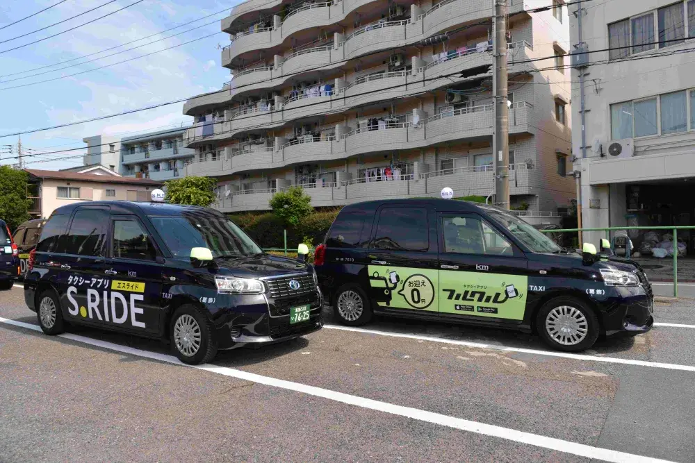 乗務社員からも好評のジャパンタクシー！全車総入れ替えを目指し、今後も続々導入していきます。令和7年度ジャパンタクシー165台導入（保有台数の93%）全車導入まであとわずか！