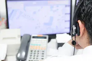 当社では、通勤交通費はもちろん、資格選任手当・家族手当・休日出勤手当・残業手当・深夜手当・資格取得報奨金等、様々な手当がありやりがいと安心感を持って仕事に取り組めます。 