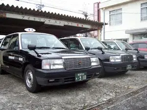 ドライブレコーダーや防犯カメラをはじめ自動日報機も搭載で効率営業！