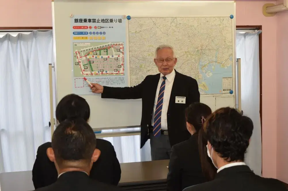 専任講師が親切、丁寧に教育・指導します。地方出身者の方でも東京で活躍出来る様になれます。