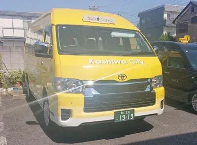 当社では、柏市の受託業務でかしわコミニティバス「ワニバース」も運行しています。