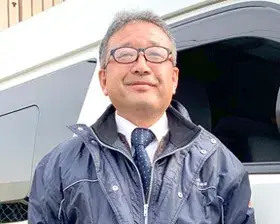 ①介護タクシードライバーは、武蔵野市専属契約事業者として、 市在住の高齢者や障がいのある方の病院やお出かけなどのお手伝いをしていただきます◎