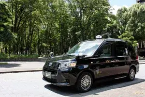 次世代タクシーのジャパンタクシー＆カムリHVも運行中！乗り心地の良さと、おしゃれなデザインでお客様にも大好評です！