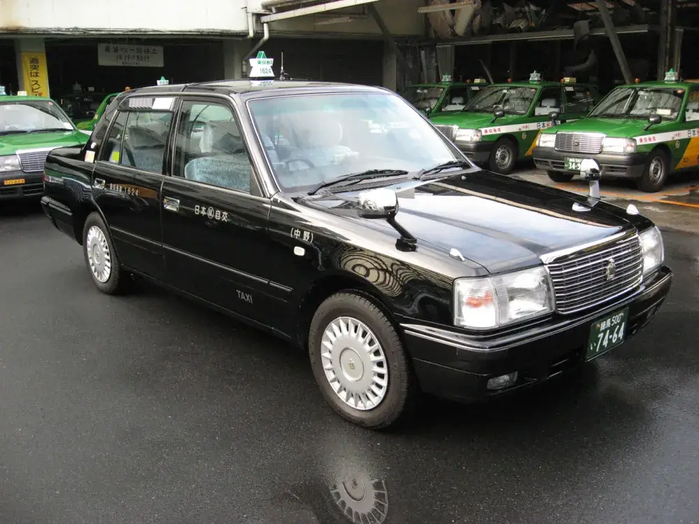 カーナビはもちろん、自動日報機や各種防犯設備！さらに営収アップの強い味方！カード/電子マネー決済機装備！