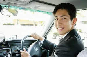 お客様にとっても、ドライバーさんにとっても安全に快適にご乗車いただけるよう、ドライブレコーダーや車内防犯カメラ・車内防犯板を全車に装着！