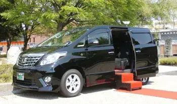 通常のタクシー車両の他、アルファード等のハイグレードな車両もご用意しております。