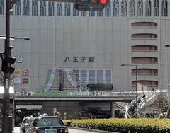 キャピタル交通は、地域密着型のタクシーサービスを展開しています。