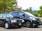 《昭和28年創業の歴史と実績》2012年からは東京・神戸を足掛かりに、タクシー・ハイヤー業界で躍進中の『ロイヤルリムジングループ』に所属、さらに充実した経営基盤を確立しました。