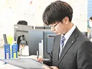 未経験スタート応援！入社後に本格的な教育プログラムをご用意しています。研修期間は数ヶ月から半年間。接客・車内機材の使い方までしっかりと指導いたします◎
