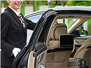 ベンツVクラスやアルファードなどラグジュアリー車両や、話題のテスラモデルYなど電気自動車も扱っているため、豊富な高級車種を乗務デビューの時から運転できます！