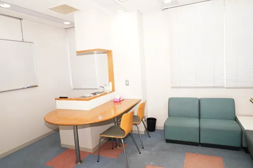 女性専用の休憩室。その他に仮眠室、ロッカールーム、シャワールーム、洗面所を用意しています。