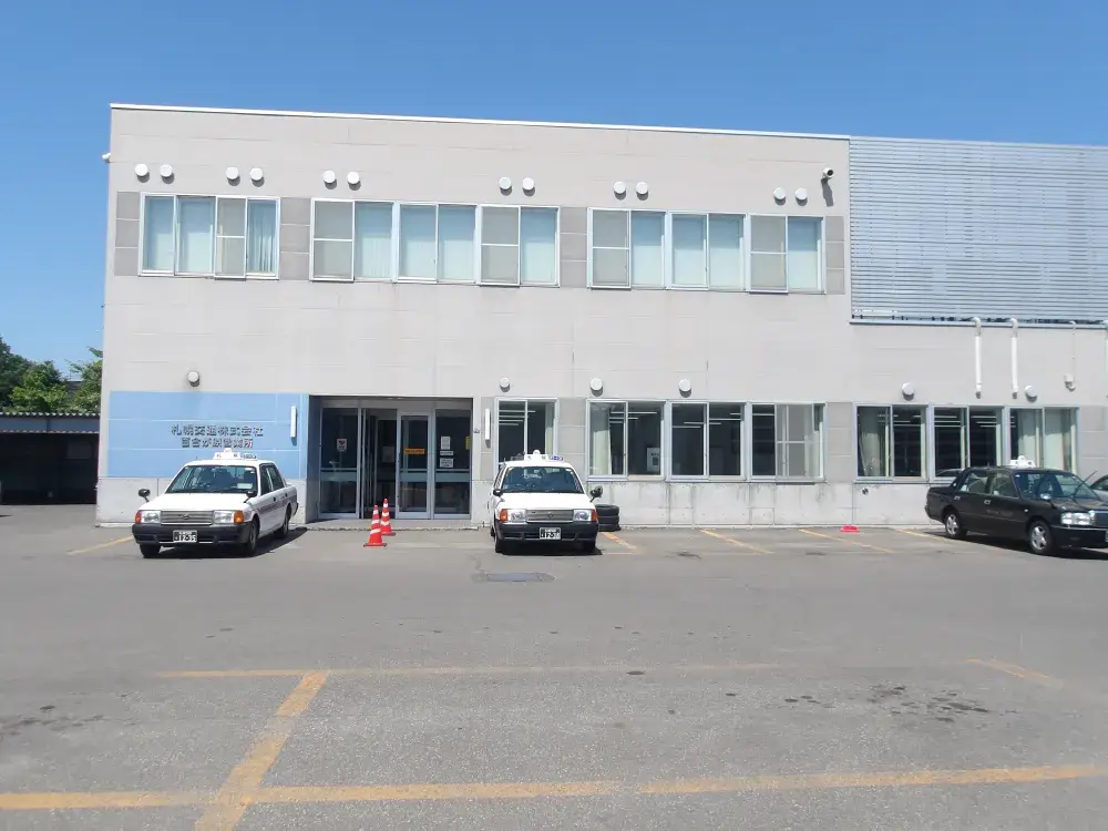 当社外観です！5年ほどしか経っていない綺麗な社屋で活躍いただけます♪