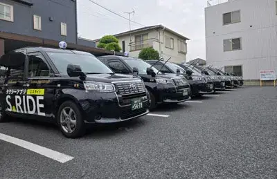 全車ジャパンタクシーです。入社後すぐにジャパンで仕事が出来る！