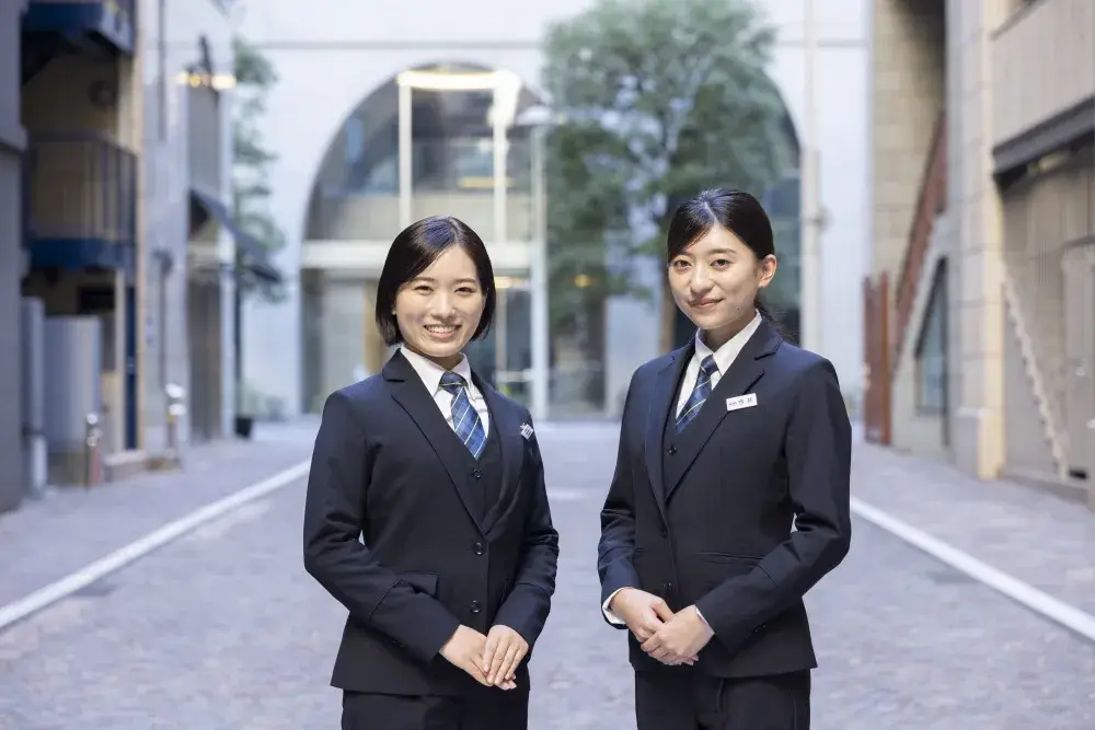 国際自動車では、200名を超える女性ドライバーが在籍し、活躍されています。勤務に関しても夜働くのは不安と言う方には昼日勤もございます。1からしっかりと教えていきますのでご安心