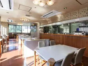 名鉄グループ本社ビルには社内食堂・格安理容店もあります