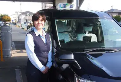 最大年間休日133日！４勤２休の場合で年間休日133日と休みがたくさんあるのが遠鉄タクシーの魅力です。また休みの曜日がずれていくので様々な場面の予定を合わせることが可能です。