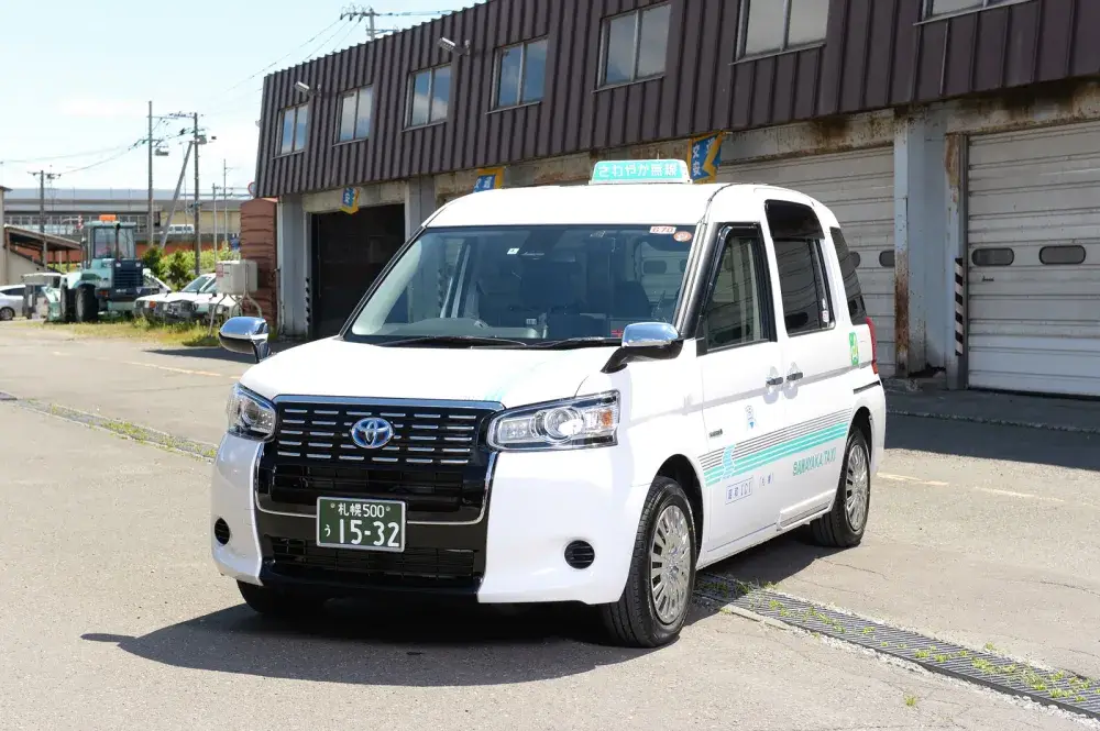 全車両にドライブレコーダーや車内カメラ等防犯機器装備！